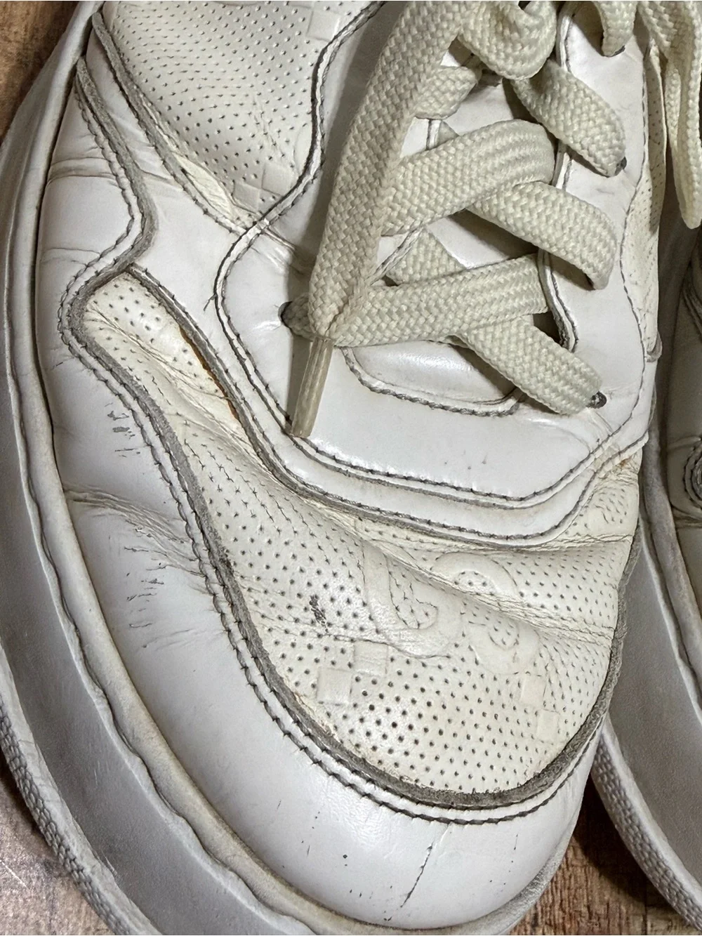 Gucci Chunky B Size 10.5 Off White Leather Jumbo GG Low Top Sneakers